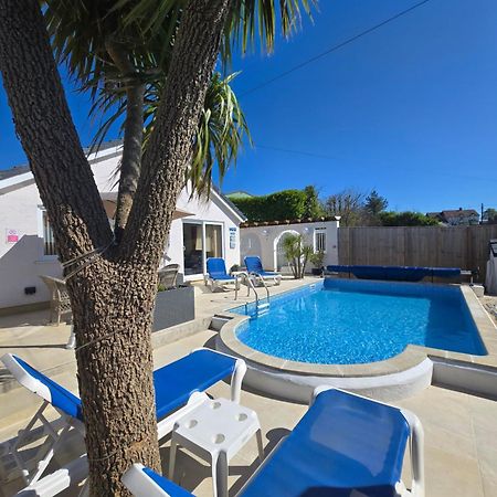 Family Bungalow With Private Pool Kilgetty Luaran gambar